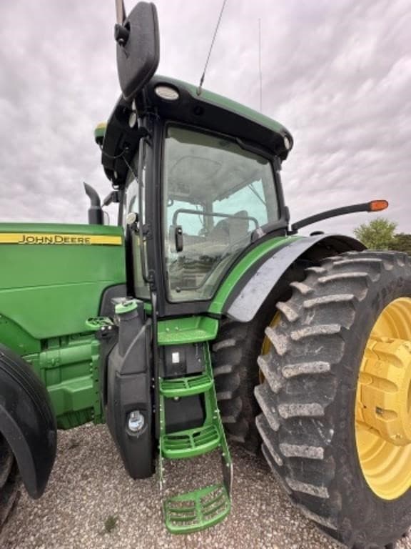 Image of John Deere 8370R equipment image 4