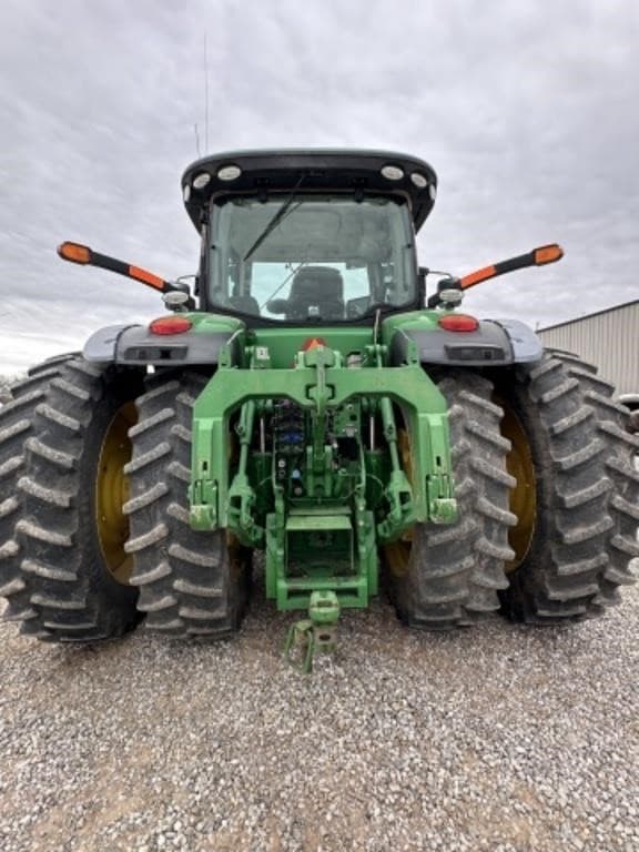 Image of John Deere 8370R equipment image 2