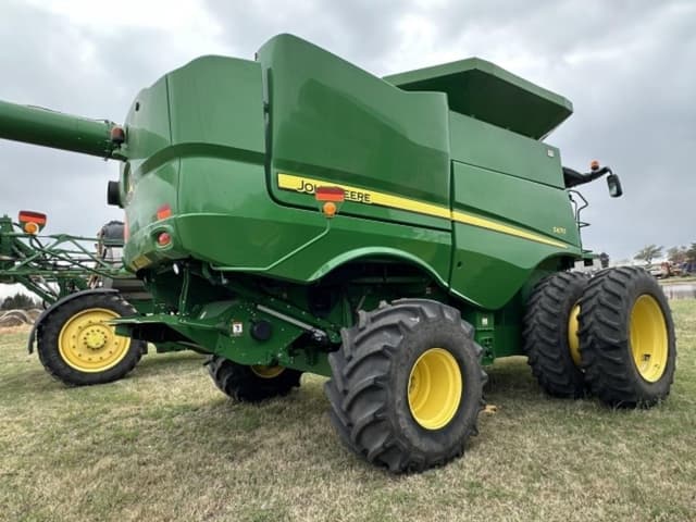 Image of John Deere S670 equipment image 3