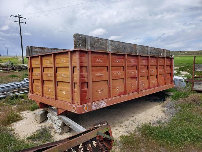 Omaha Standard Dump Bed Equipment Image0
