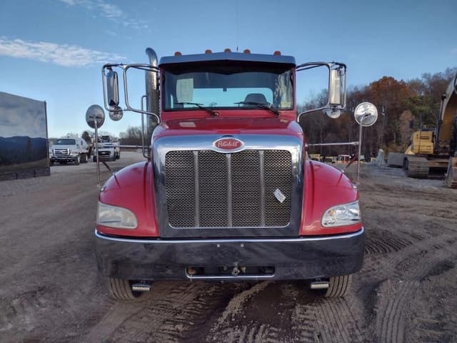 Image of Peterbilt 330 equipment image 1