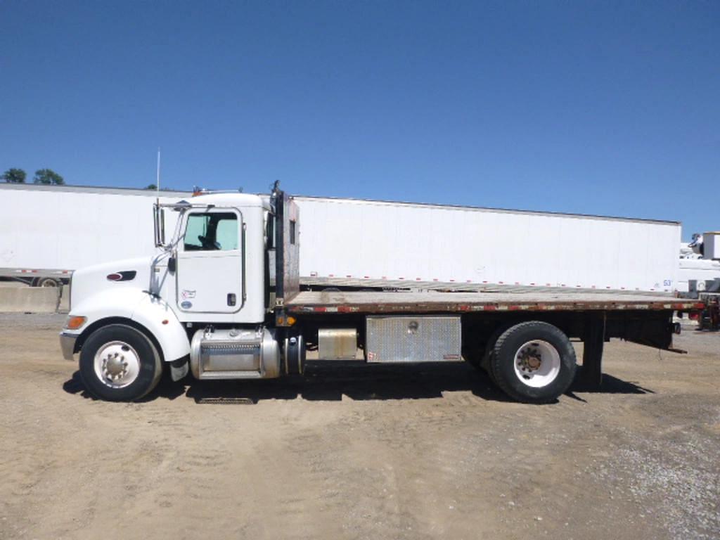 Image of Peterbilt 337 Primary image