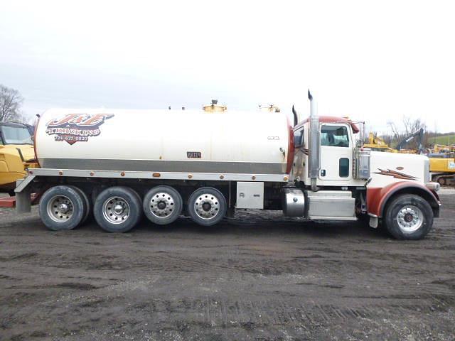 Image of Peterbilt 389 equipment image 2