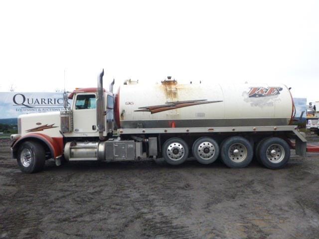 Main image Peterbilt 389