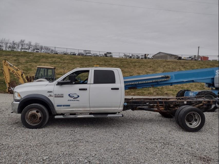 2015 Dodge Ram 5500 Equipment Image0