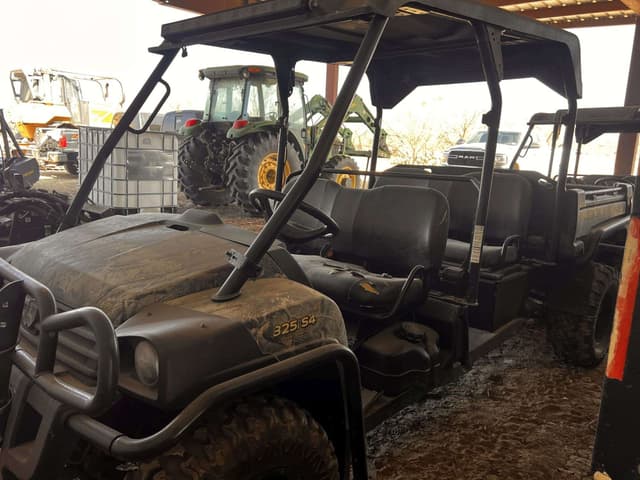 Image of John Deere Gator XUV 825i S4 equipment image 1