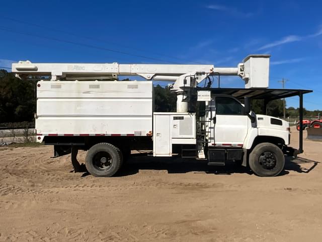 Image of GMC C7500 equipment image 3