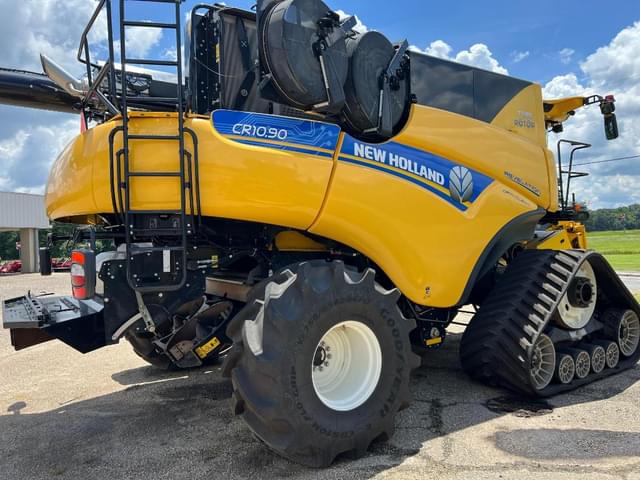 Image of New Holland CR10.90 equipment image 4