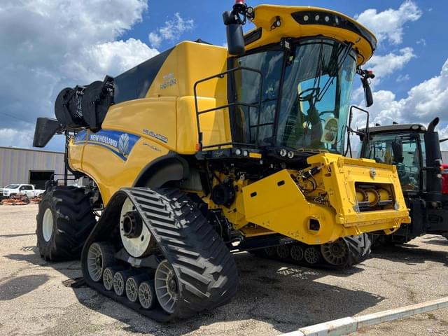 Image of New Holland CR10.90 equipment image 2