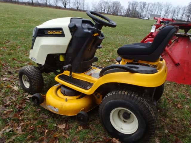 Image of Cub Cadet LTX1040 equipment image 2