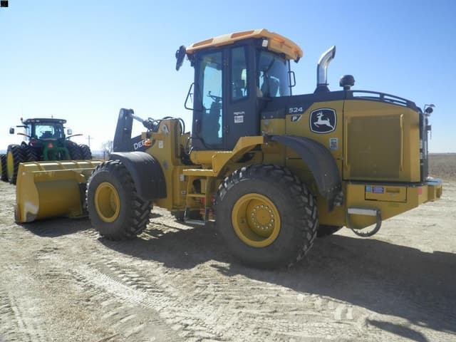 Image of John Deere 524P equipment image 4
