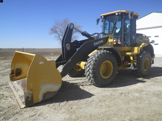 Image of John Deere 524P equipment image 2