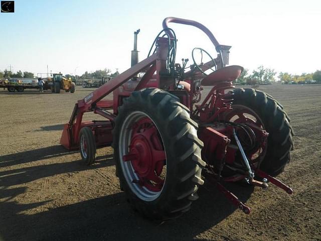 Image of Farmall M equipment image 2