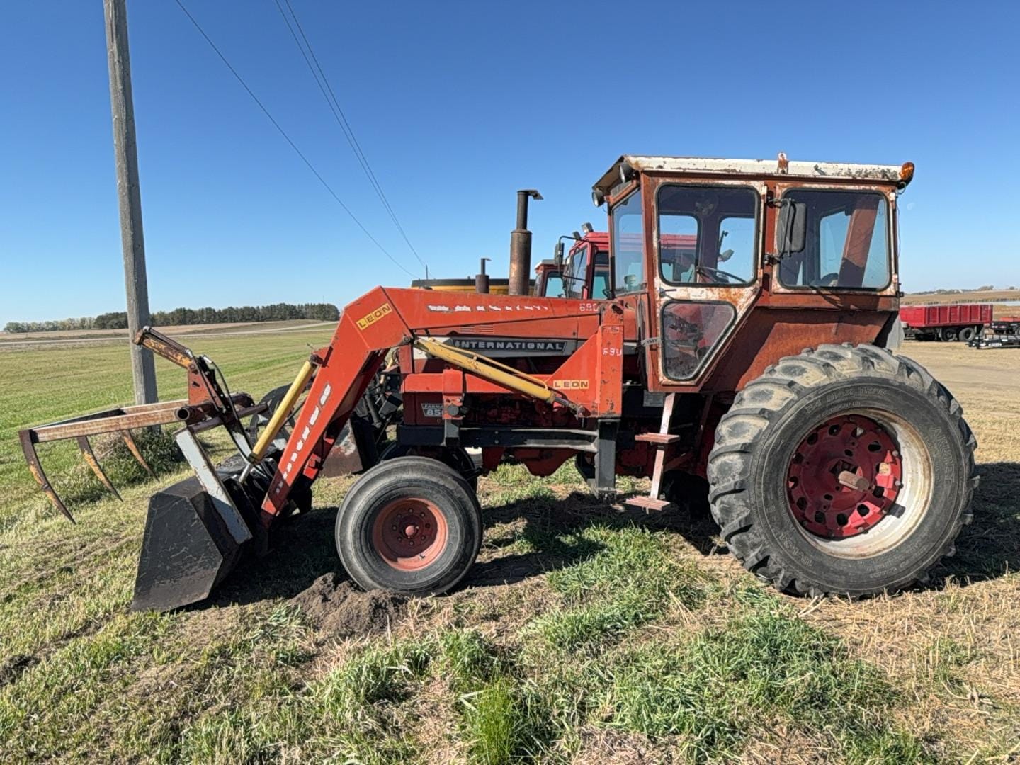 International Harvester 856 Equipment Image0