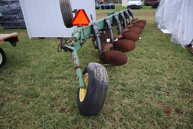 Image of John Deere 2600 equipment image 2