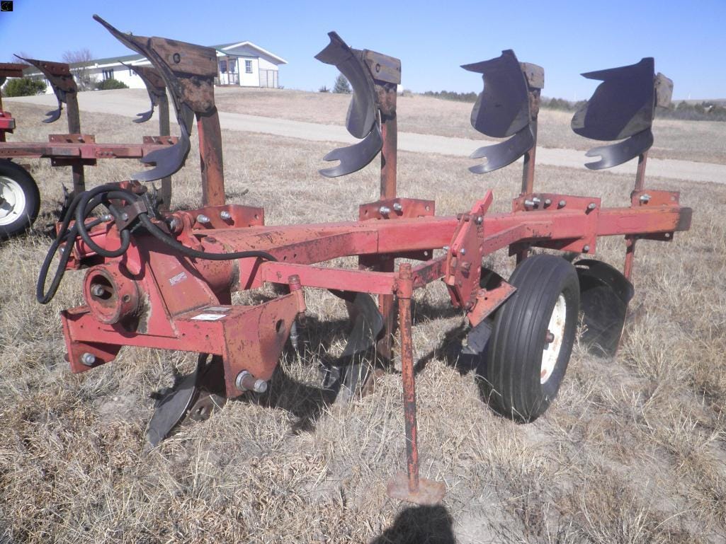 International Harvester 140 Equipment Image0