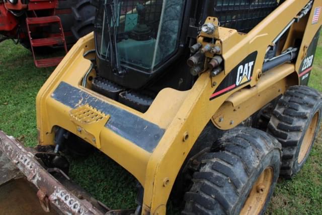 Image of Caterpillar 226B equipment image 4