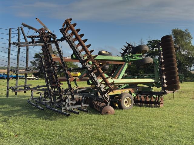 Image of John Deere 650 equipment image 3