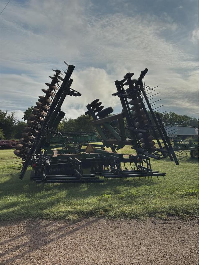 Image of John Deere 650 equipment image 2