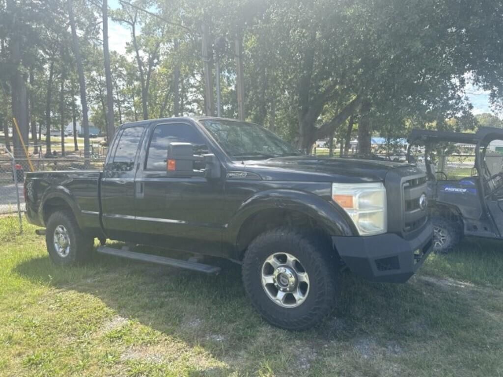 2011 Ford F-250 Equipment Image0