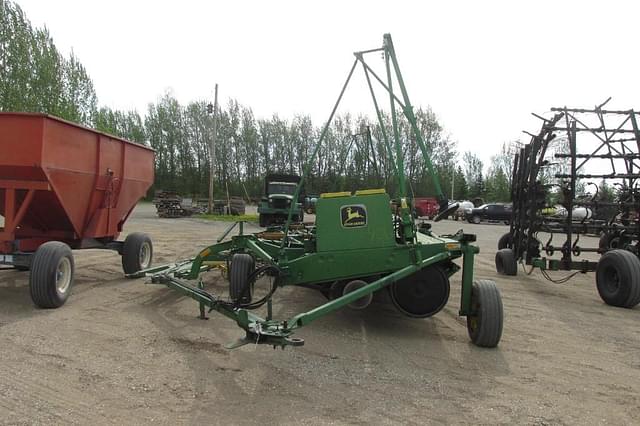 Image of John Deere 9350 equipment image 1