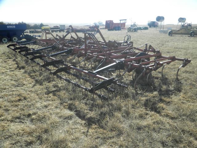 Image of International Harvester Vibra Shank equipment image 2