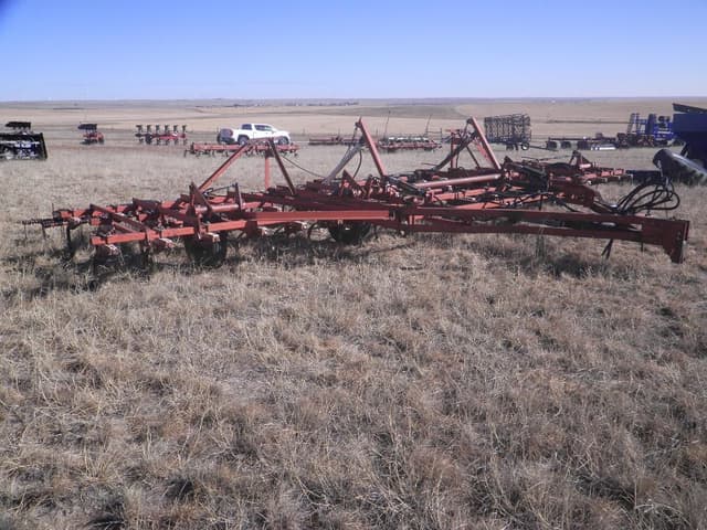 Image of International Harvester Vibra Shank equipment image 1