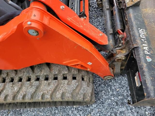 Image of Kubota SVL75-3 equipment image 3