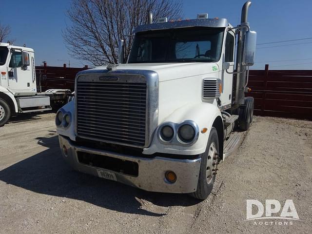 Image of Freightliner Coronado equipment image 2
