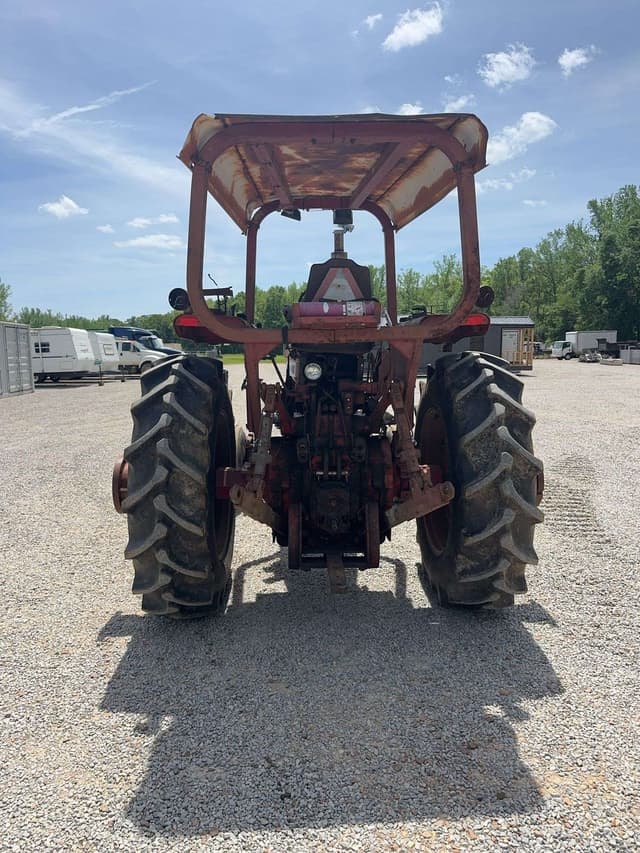 Image of International Harvester 1566 equipment image 3