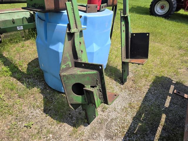 Image of John Deere 148 equipment image 3