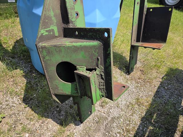 Image of John Deere 148 equipment image 4