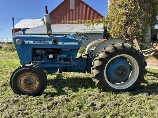 Image of Ford 2000 equipment image 1