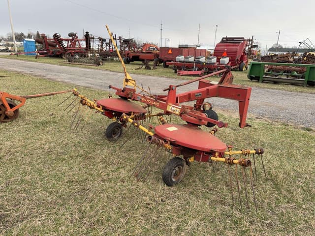 Image of New Holland 254 equipment image 2