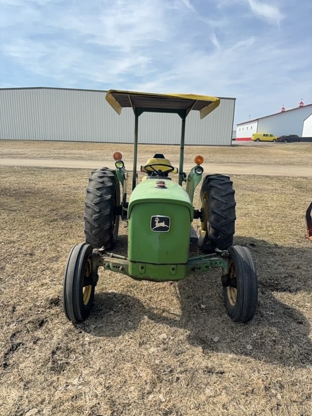Image of John Deere 830 equipment image 1