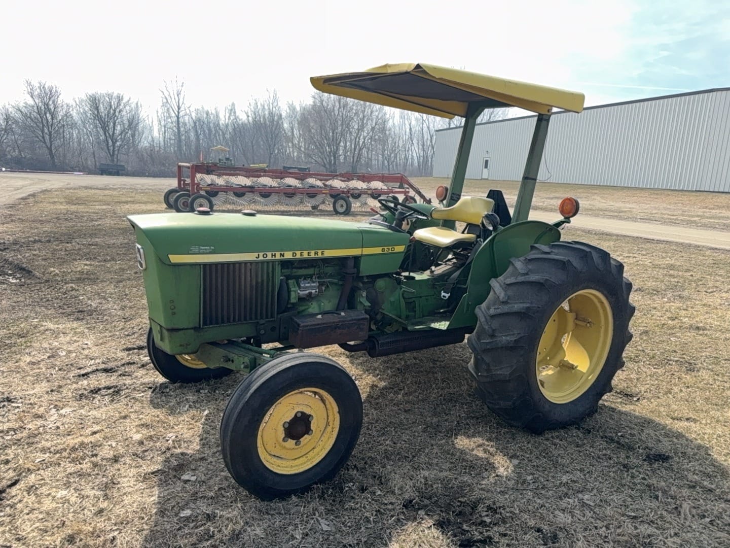 John Deere 830 Equipment Image0