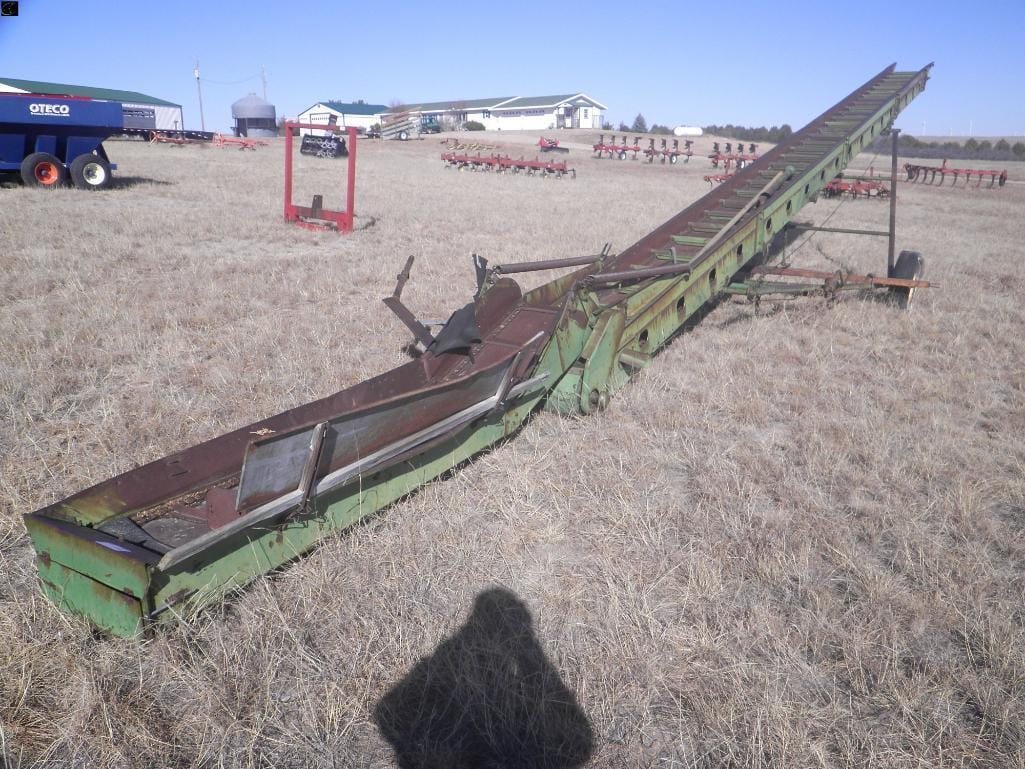 John Deere 350 Equipment Image0