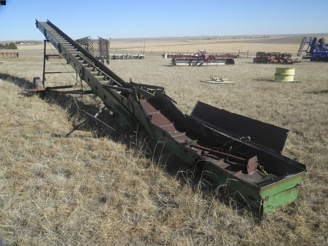 Image of John Deere 350 equipment image 1