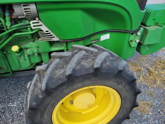 Image of John Deere 5090GN equipment image 4
