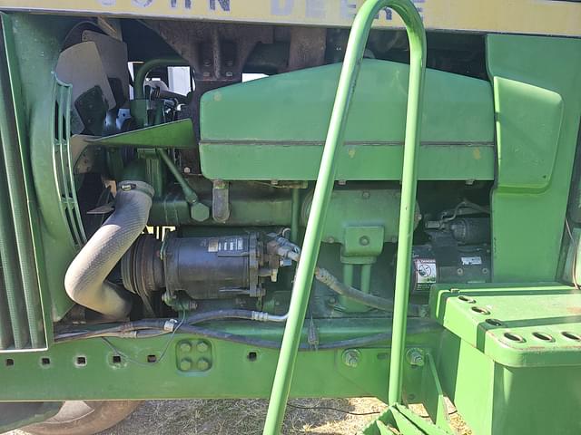 Image of John Deere 8640 equipment image 4