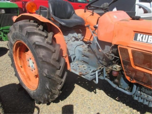 Image of Kubota L275 equipment image 3