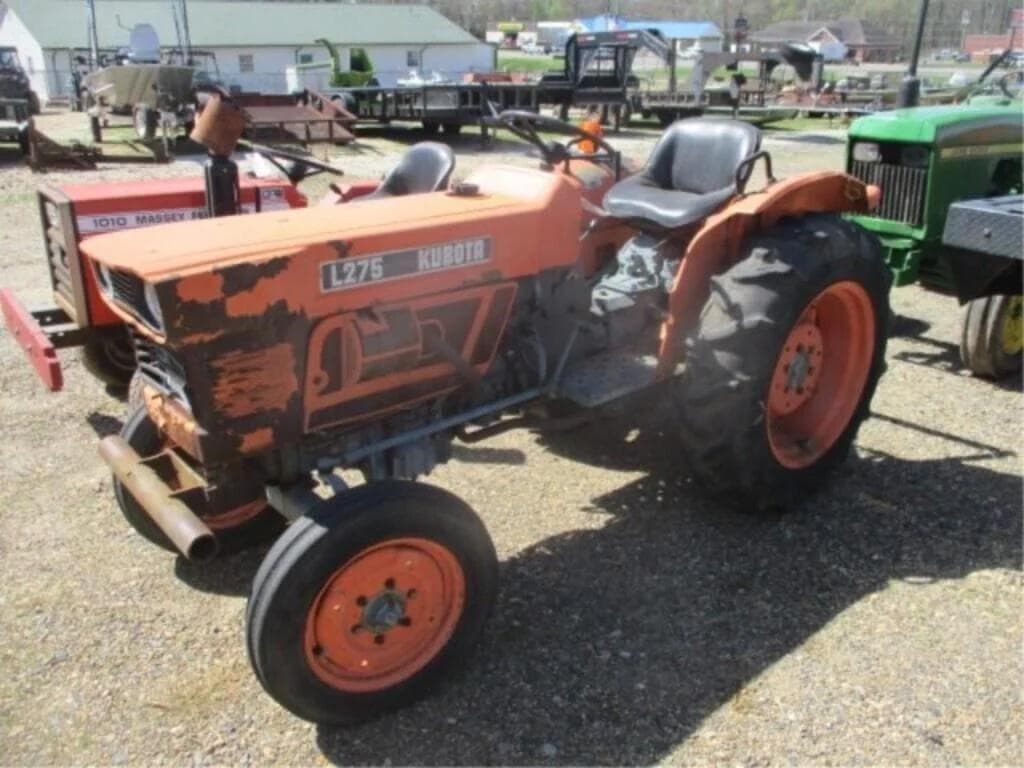 Image of Kubota L275 Primary image
