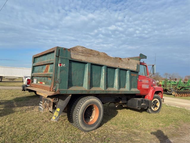 Image of Ford F-700 equipment image 1