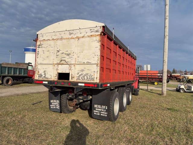 Image of International 1800 equipment image 4