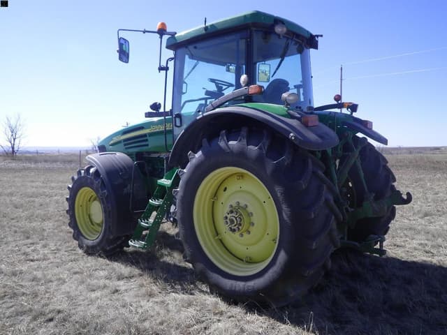 Image of John Deere 7820 equipment image 1