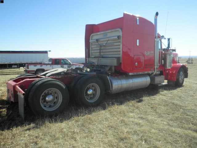 Image of Peterbilt 379 equipment image 4