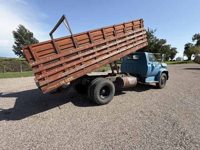 Image of Chevrolet C60 equipment image 4