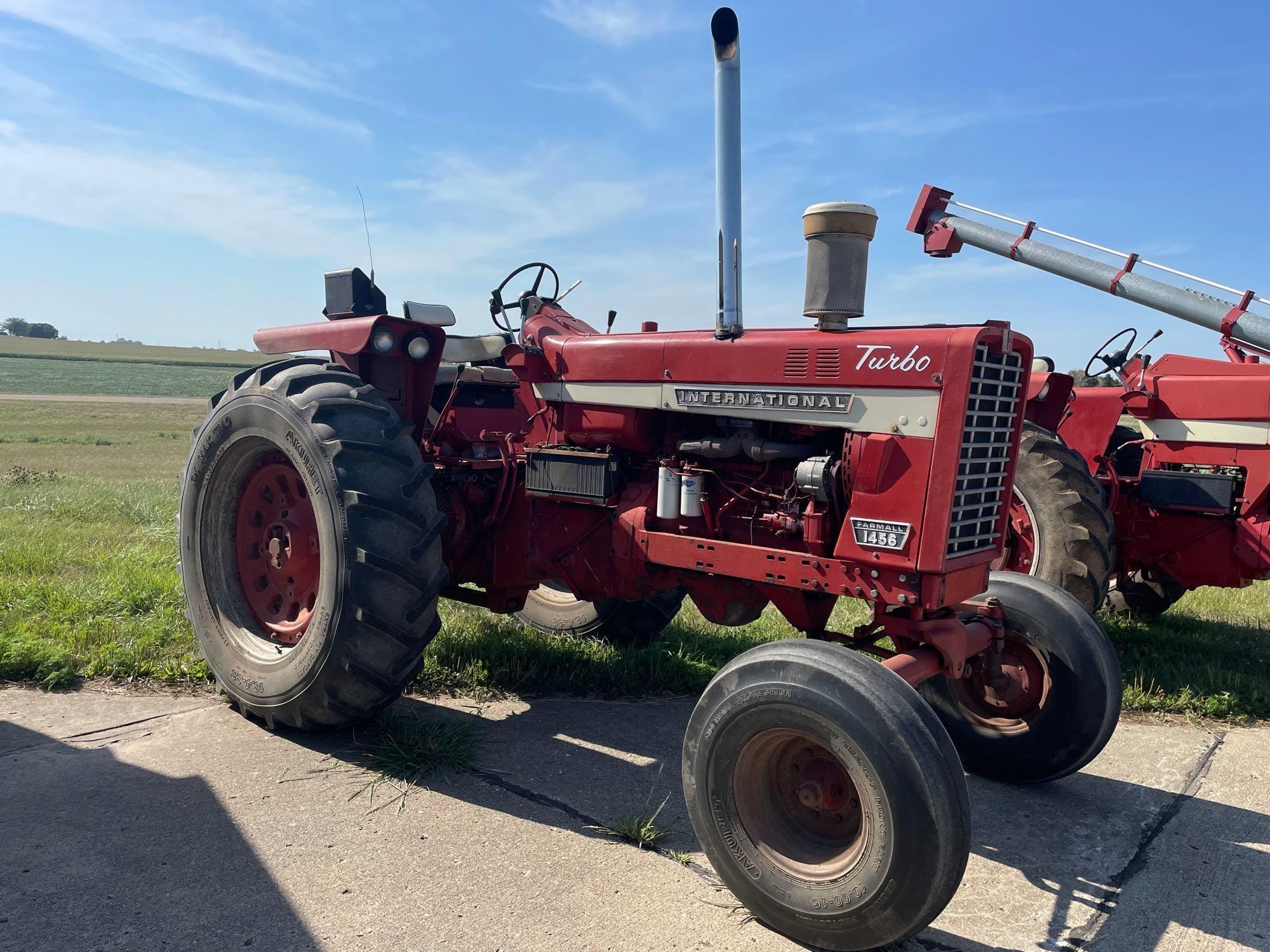 Main image International Harvester 1456