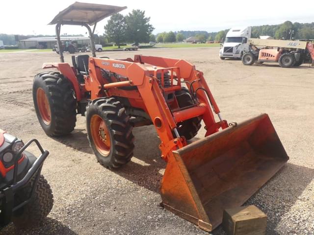 Image of Kubota M9000 equipment image 1