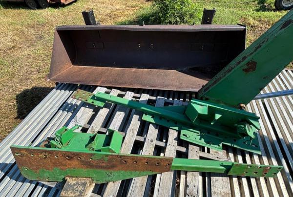 Image of Farmhand F258 equipment image 4